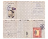 Personal idenftification cards of residents of Dordrecht during World War II.