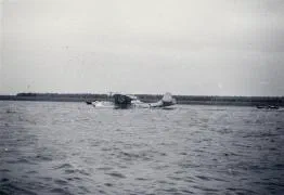 Dornier 24k vliegboot van de Marine Luchtvaart Dienst bij Willemsdorp tijdens de mobilisatie.