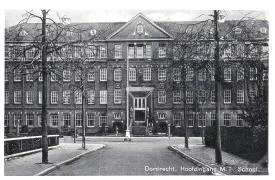 Dordrecht Hoofdingang M.T.S. school - 20 mei 1940