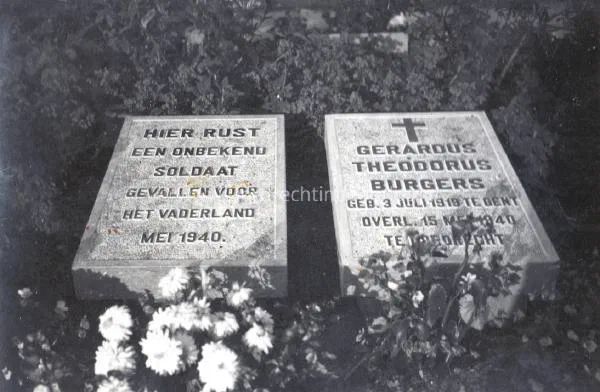 Twee Nederlandse oorlogsgraven op de Algemene Begraafplaats in Dordrecht image