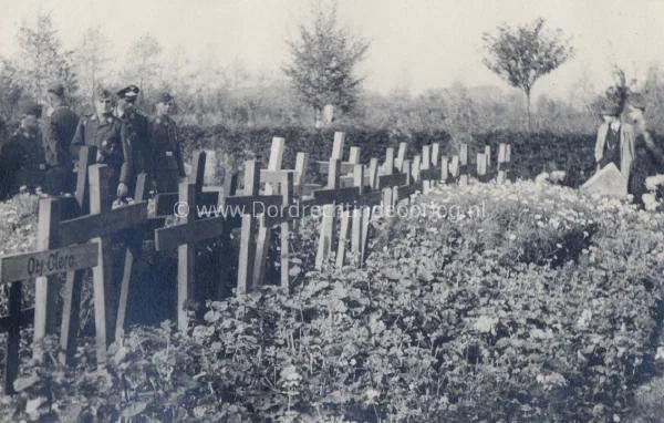 Duitse oorlogsgraven op de Algemene Begraafplaats in Dordrecht image