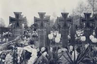 Foto's van Duitse graven op de Algemene Begraafplaats in Dordrecht K8 thumbnail