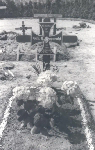  Het oorlogsgraf van Gefreiter B image