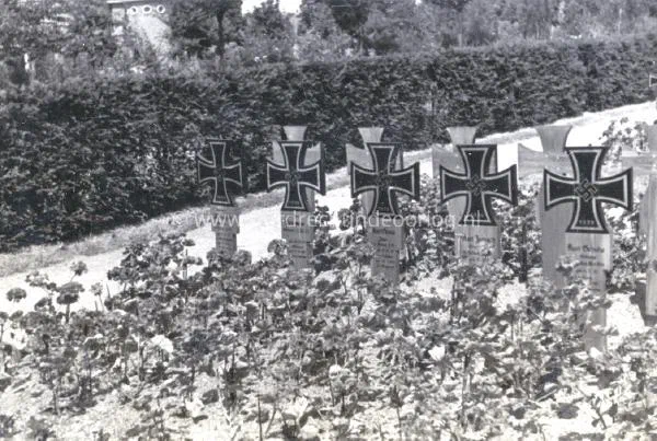  Vijf Duitse oorlogsgraven op de Algemene Begraafplaats in Dordrecht image