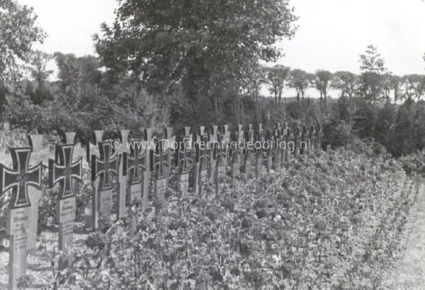  Nog meer Duitse oorlogsgraven op de Algemene Begraafplaats in Dordrecht image