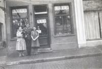 32. Friedrich Herzinger - mogelijk op de Voorstraat in Dordrecht thumbnail