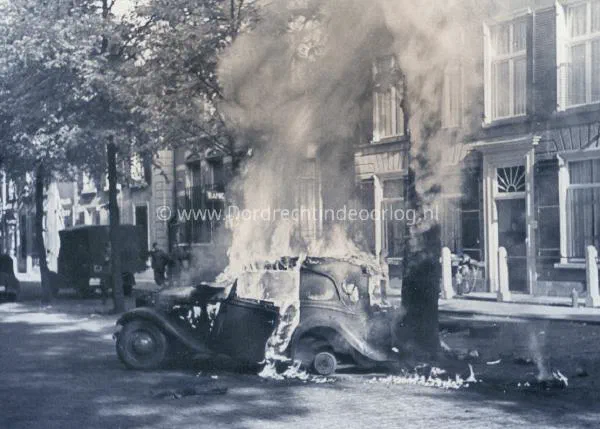 4. Voorstraat in Noordwijk tijdens de tweede wereldoorlog. image
