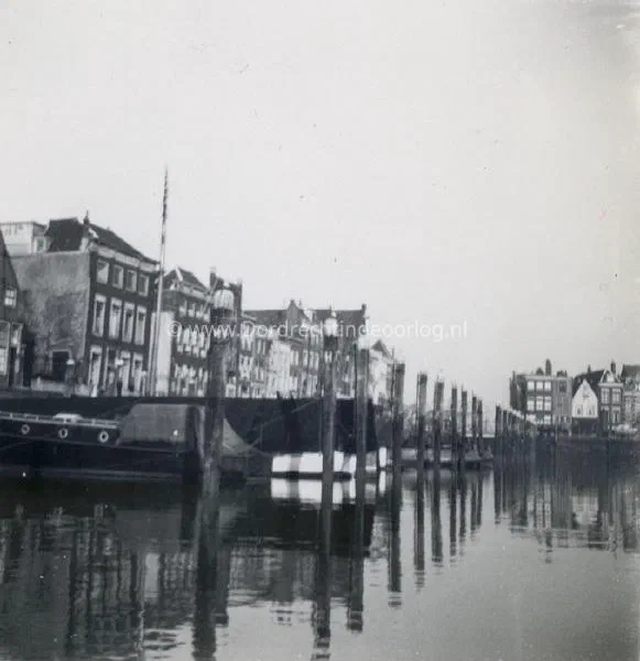 13.6 Kriegsmarine fotoalbum Dordrecht. image