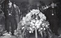 19. Een Kriegsmarine begrafenis op de Algemene Begraafplaats in Dordrecht thumbnail