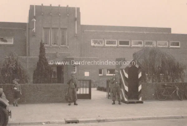 19. School aan de Bosboom-Toussaintstraat en de Betje Wolfstraat image