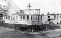 23. Het kantorengebouw van de Hollandse Verzekering in Dordrecht tijdens de tweede wereldoorlog thumbnail
