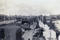 3. Duitse panzer I tanks op de Rijksstraatweg in Dordrecht tijdens de tweede wereldoorlog thumbnail