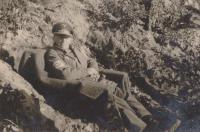 29. Oberst Bruno Bräuer in de omgeving van de Tweede Tol in Dordrecht in mei 1940. thumbnail