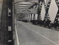27. Troepenverplaatsingen over de Moerdijkbrug in mei 1940. thumbnail