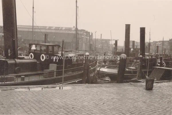 15. De haven van Papendrecht. image