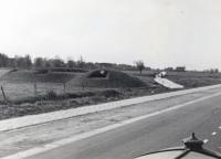 21. Nederlandse aardebunker in Willemsdorp tijdens de tweede wereldoorlog. thumbnail